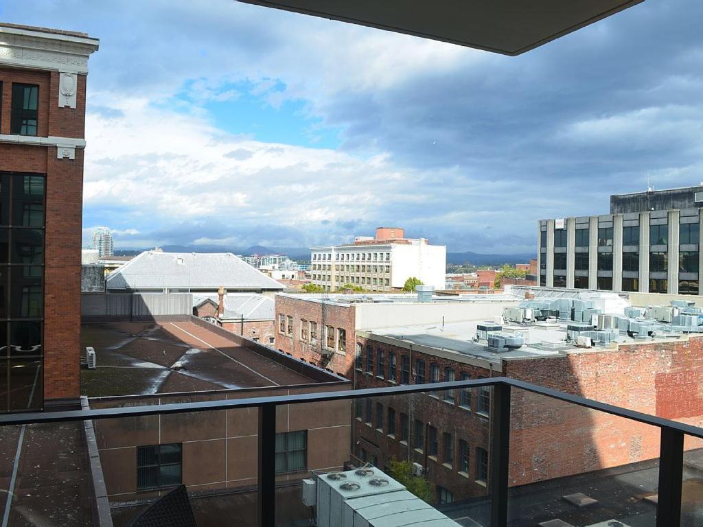 Sparkling Gem And Brand New In The Heart Of The *