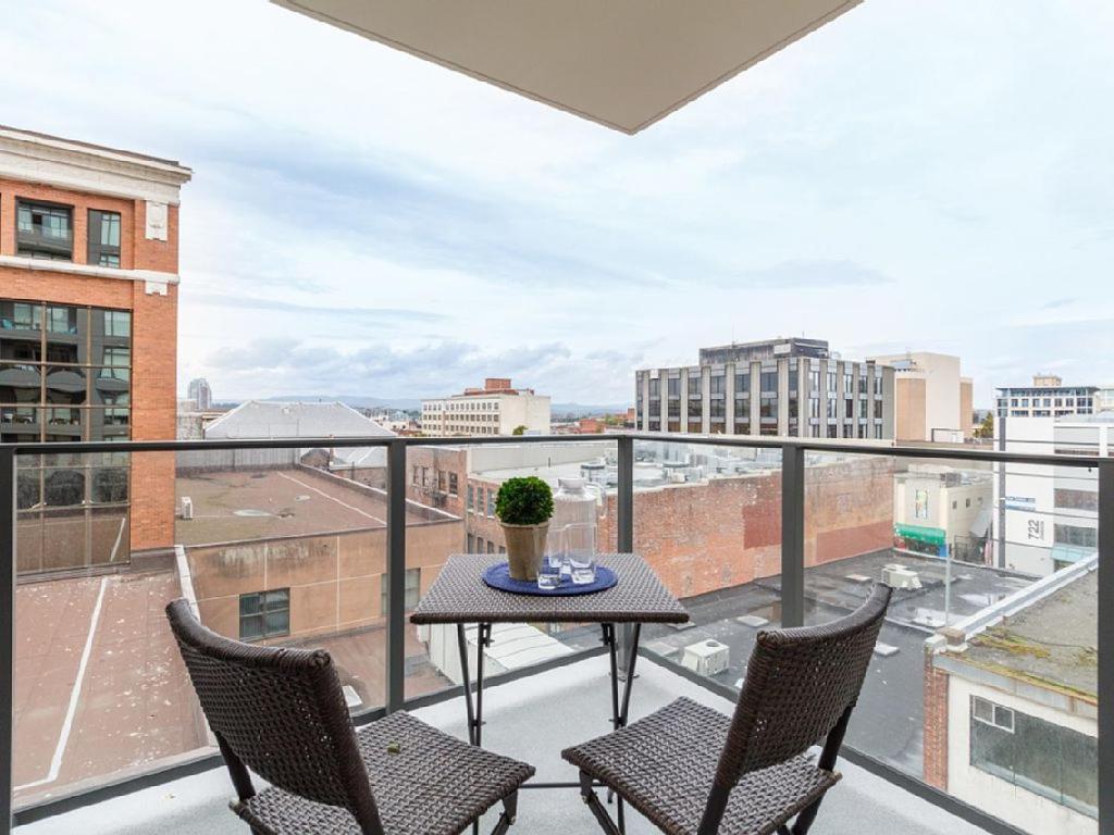 Sparkling Gem And Brand New In The Heart Of The *